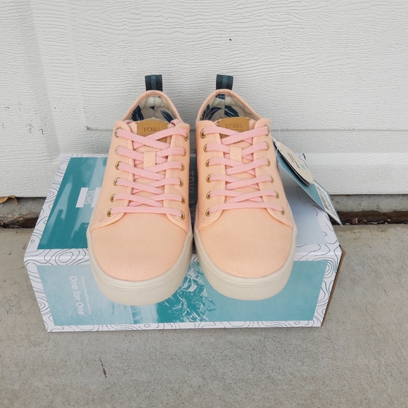 Tom's - Picture 2 of 3